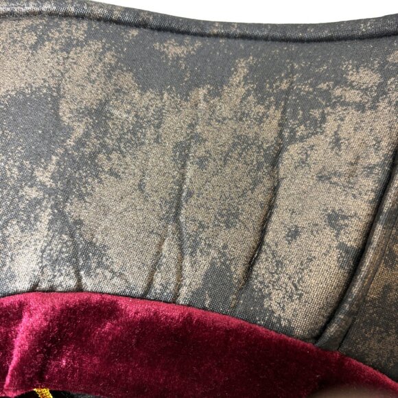 Rubies Pirate Hat with Dreds and Beads - Picture 11 of 13